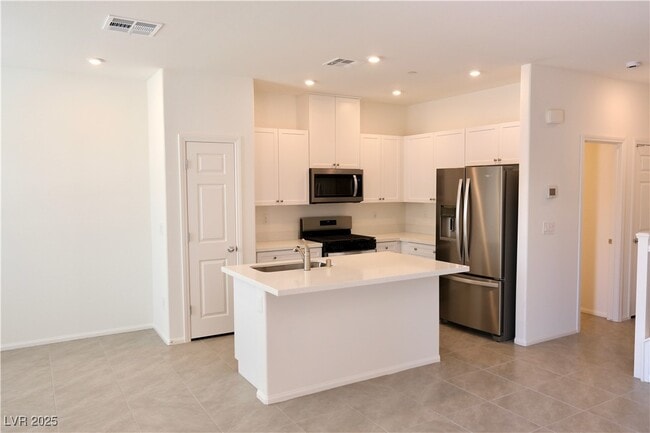 Building Photo - 1168 Heliodor Ave