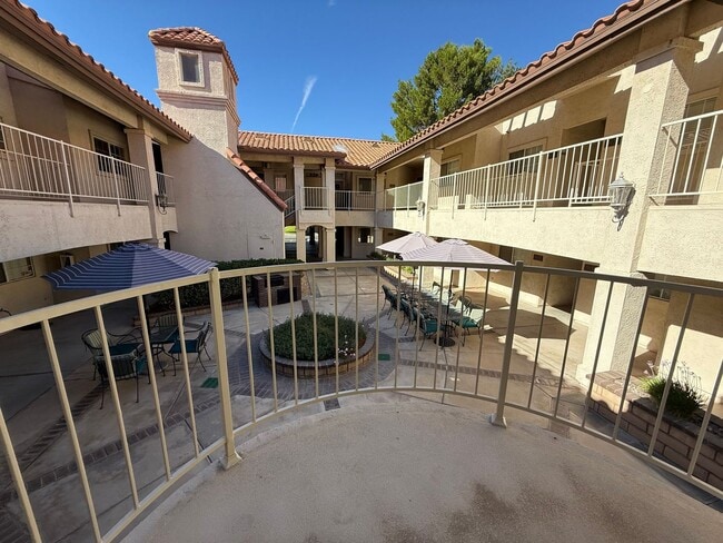 Building Photo - Jess Ranch- Brookhollow Condo, 55+ Communi...