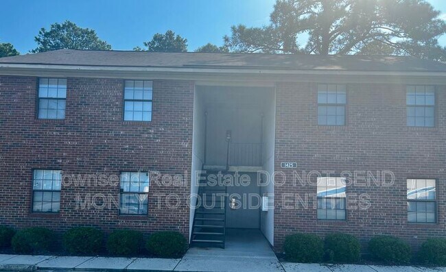 Building Photo - 1425 Ireland Dr