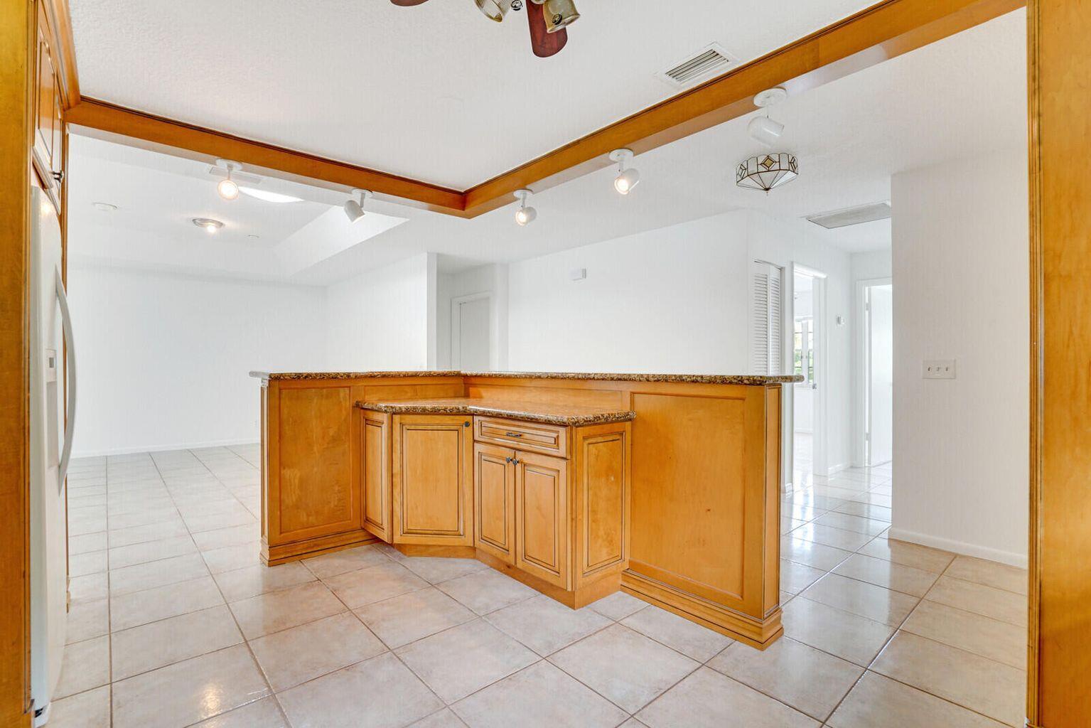 Building Photo - 9044 Pine Springs Dr