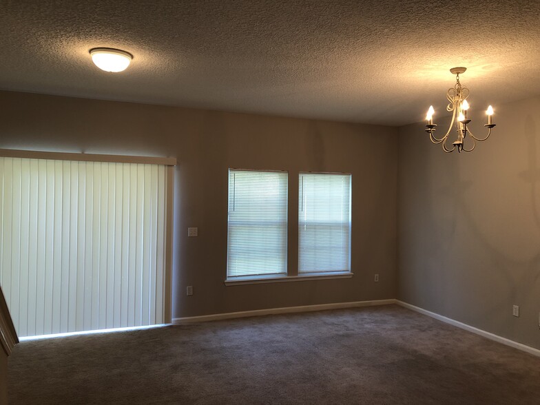 Building Photo - 1819 Biscayne Bay Cir