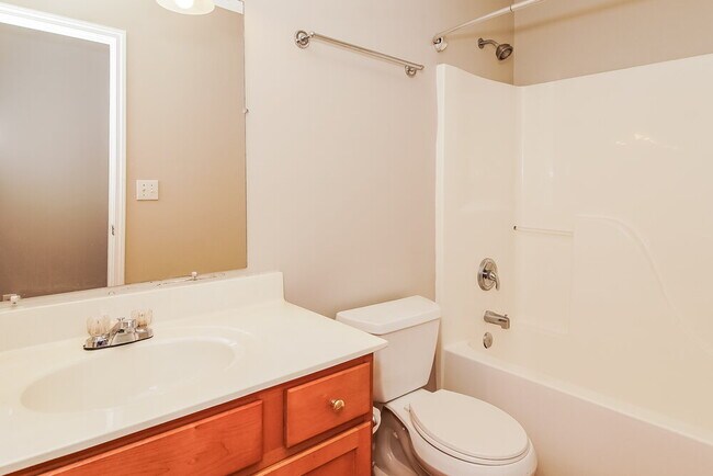 Building Photo - 1528 Moss Creek Dr