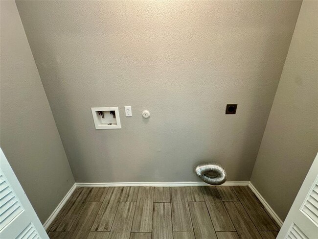 Building Photo - 7916 Nater Ln