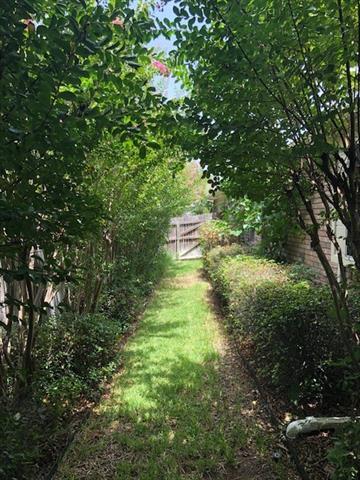 Building Photo - 2118 Stoneridge Dr