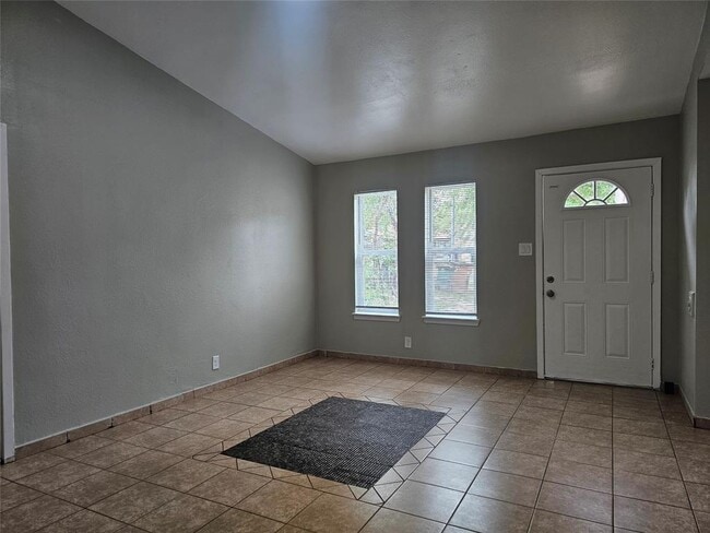 Building Photo - 1305 Bonnie Brae St