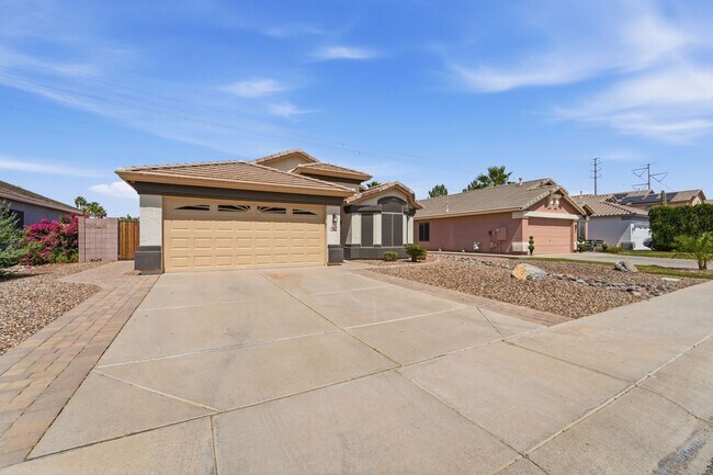 Building Photo - Welcome to this well-maintained 3-bedroom, 2-bath home in Gilbert, AZ!