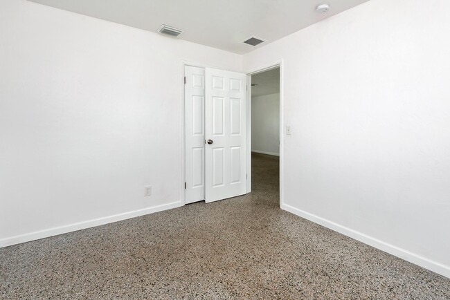 Building Photo - 4882 Jefferson Rd