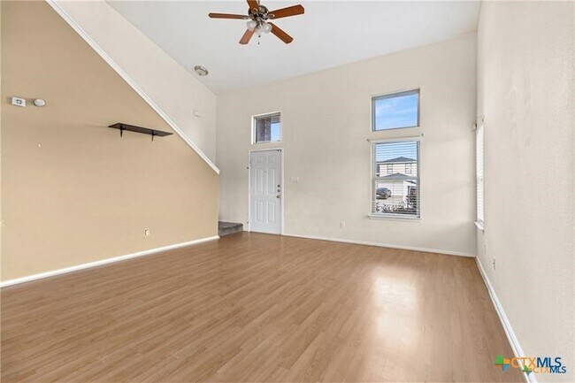 Building Photo - 1112 Katelyn Cir