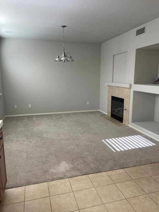 Building Photo - 714 W Riviera Ln