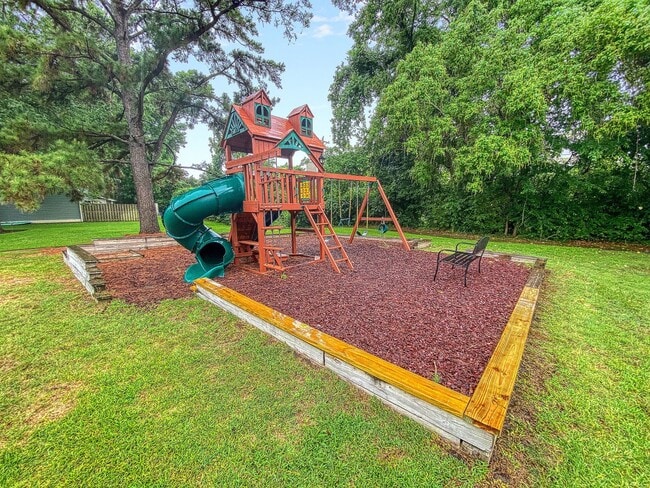 Building Photo - Charming 2BR/2BA Condo with Water Views in Sought-After Montclair – Mount Pleasant, SC