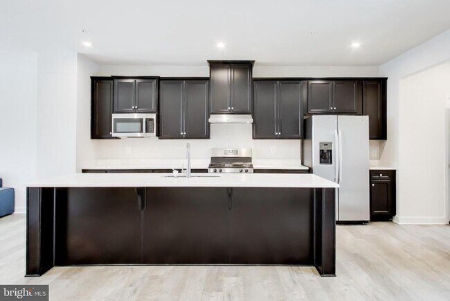 Building Photo - 11330 Meridian Hill Way