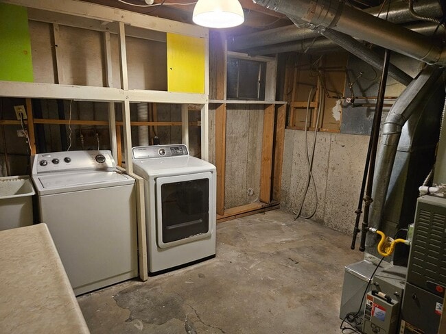 Building Photo - 3 BED 2 BATH IN AURORA