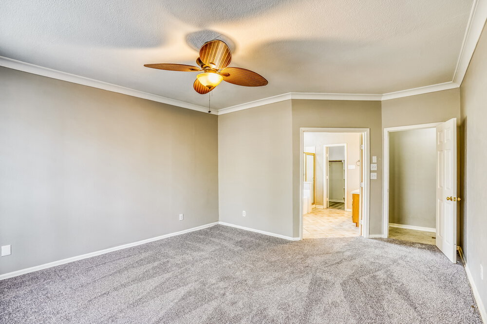 Building Photo - 3931 Echo Mountain Dr