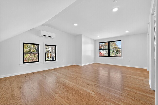 Building Photo - 167 Harrison Ave