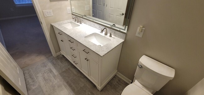 Building Photo - 13 McMartin Ct