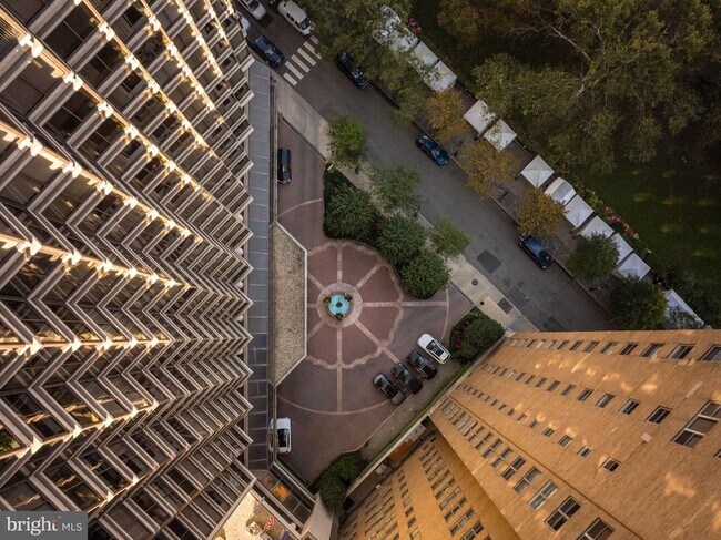 Building Photo - 210 W Rittenhouse Square