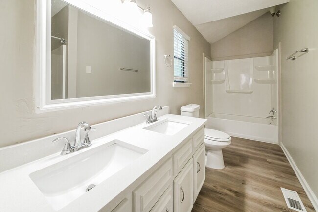 Building Photo - 1640 Clearstone Dr