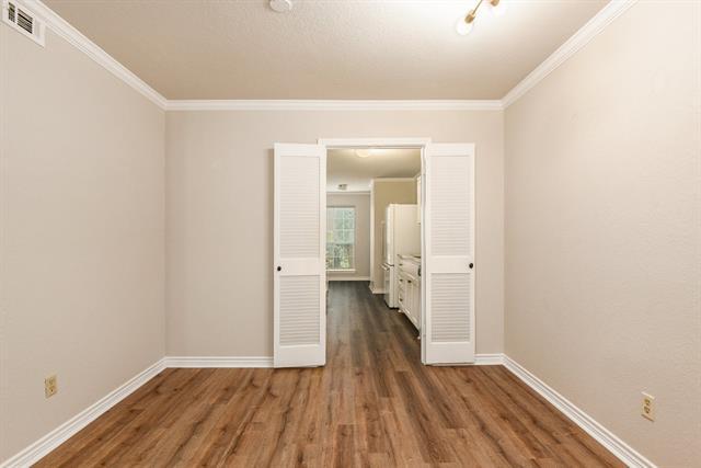 Building Photo - 4008 Ridglea Country Club Dr