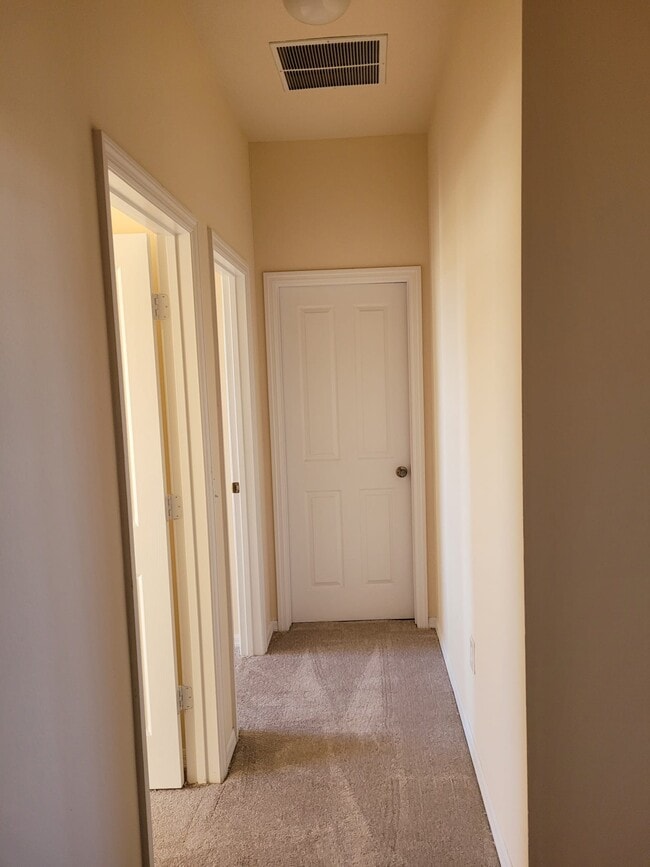 Building Photo - 458 Monroe Cir