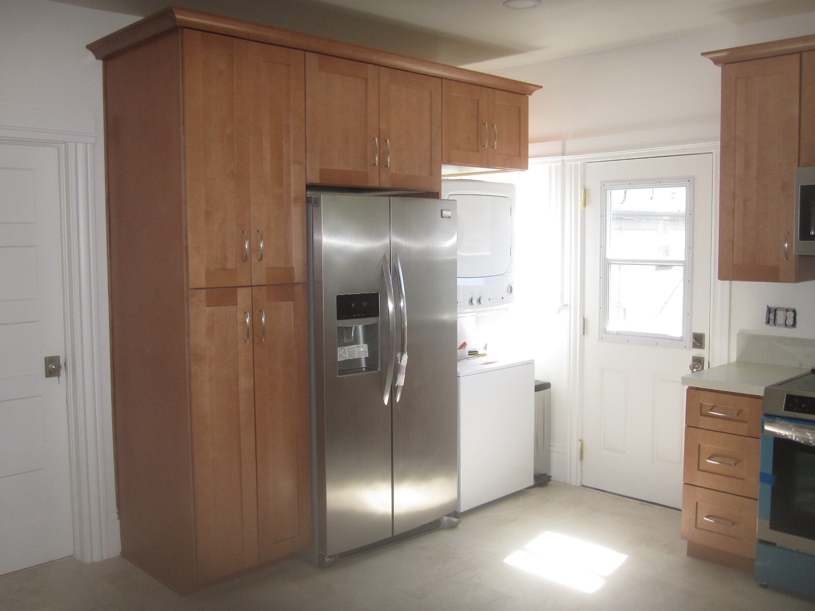 Kitchen pantry, fridge, washer/dryer - 5826 Occidental St