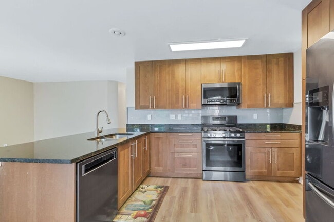 Building Photo - 5630 W 115th Ave