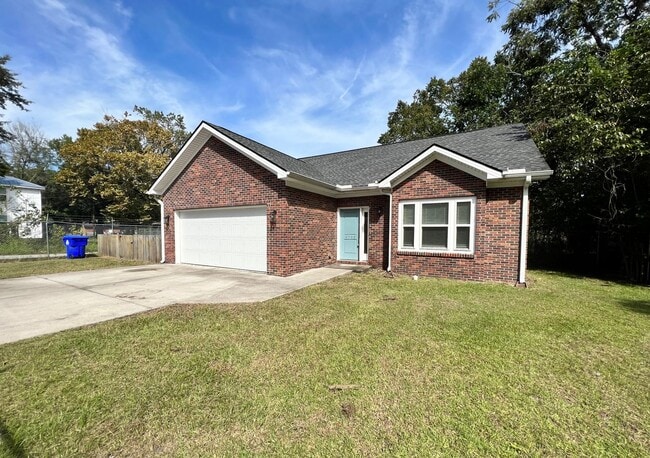 Building Photo - Beautiful 3bed, 2bath Home in Park Circle