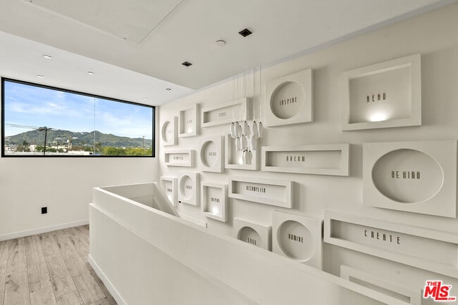 Building Photo - 1021 N Ogden Dr