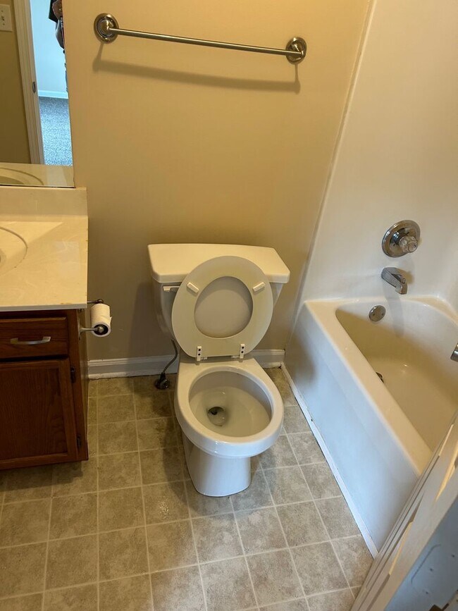 Building Photo - 3839 Jockey Dr