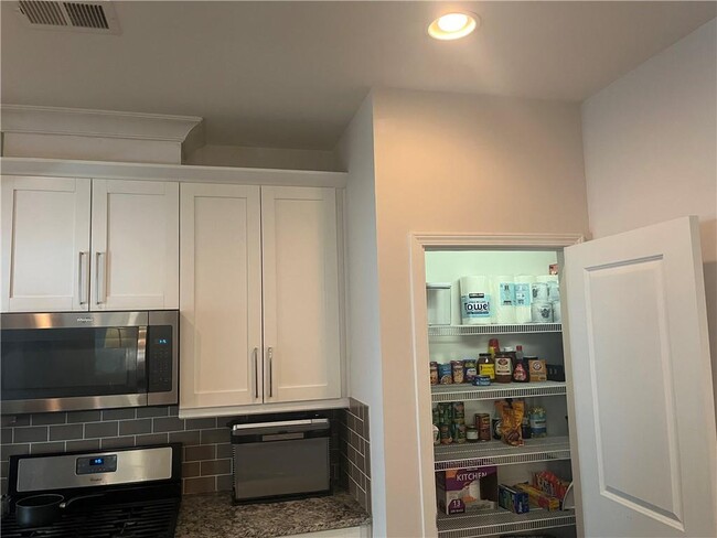 Building Photo - 5545 Bright Cross Wy