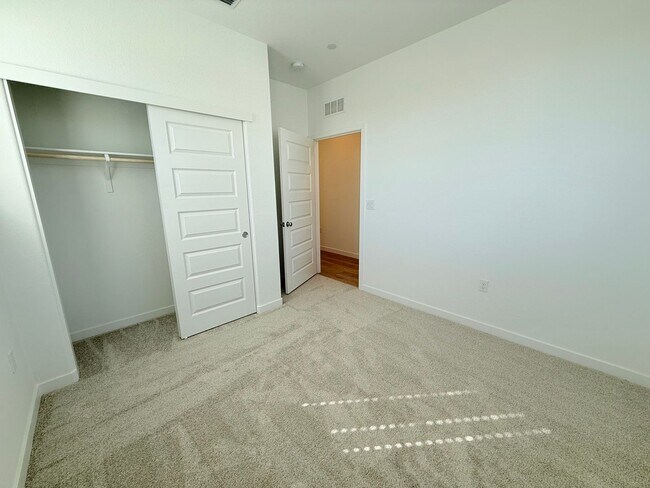 Building Photo - 10370 Bayson Wy