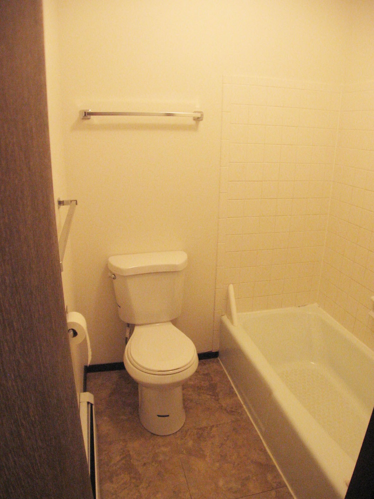 Building Photo - 1155 Lakeside Dr