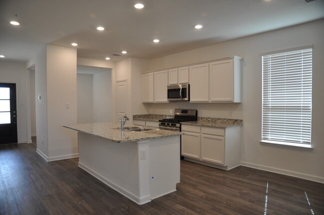 Building Photo - 32327 Melbrooke Dr