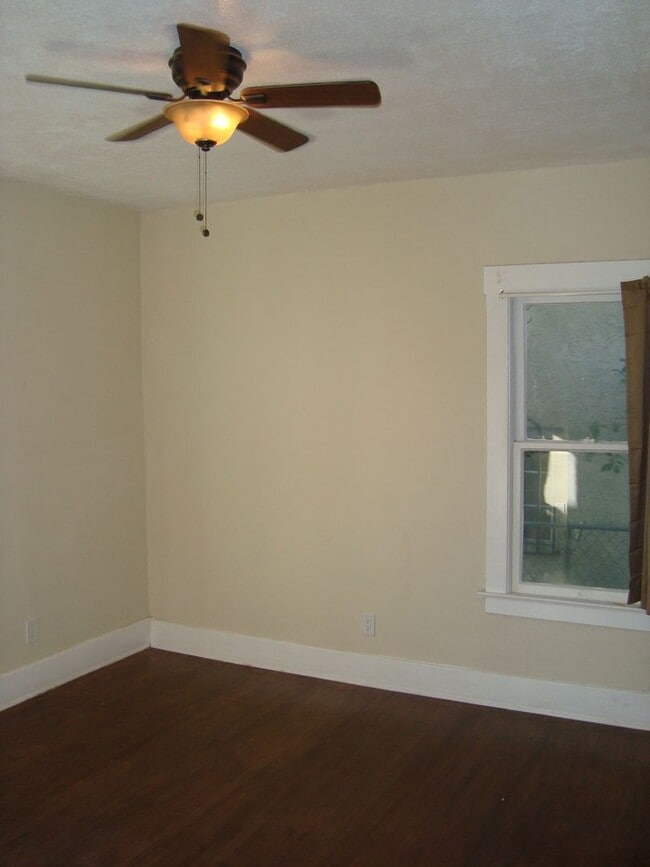 Building Photo - 1378-1380 W 30th Street