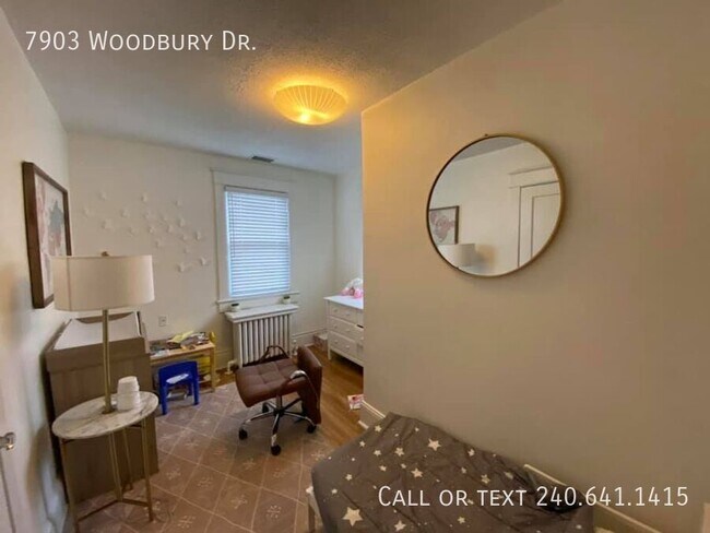 Building Photo - 7903 Woodbury Dr