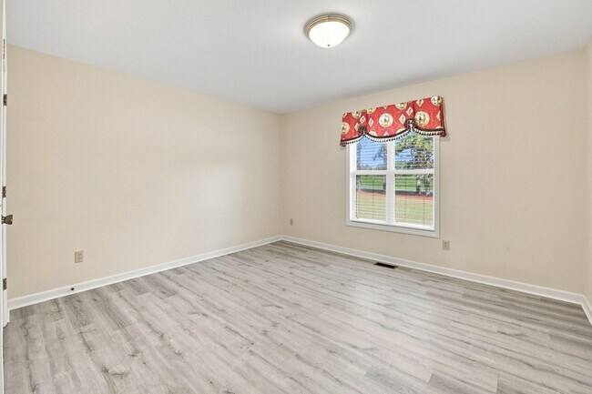 Building Photo - 739 A C Morrison Rd