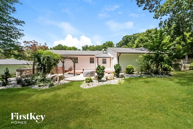 Building Photo - 503 Rosebriar Ct