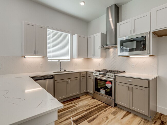 Building Photo - Home in Edmond/Oklahoma City