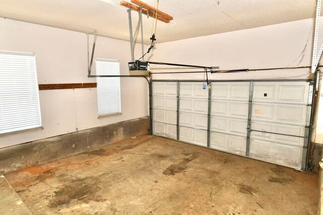 Building Photo - 10470 Meadow Run Trce