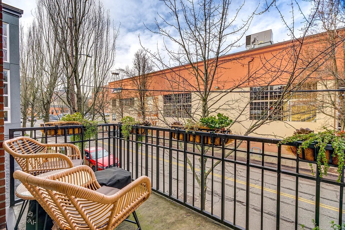 Building Photo - 752 NW 12th Ave
