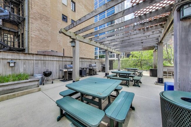 Building Photo - 1310 N Ritchie Ct