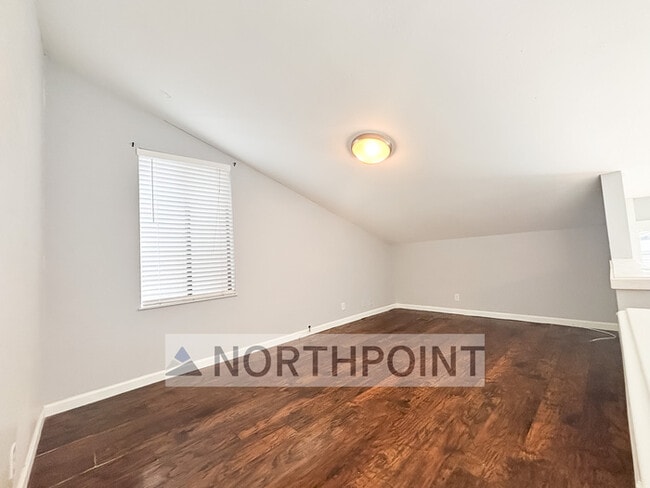Building Photo - Modern 3 Bed 2 Bath Home in Village II – C...
