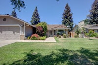 Building Photo - 1061 E Donna Dr