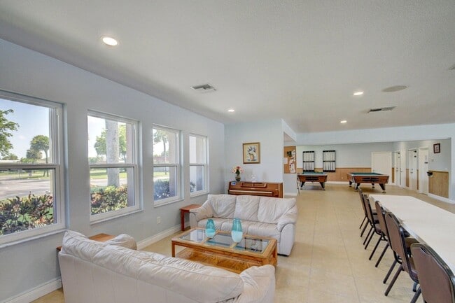 Building Photo - 5730 Fernley Dr E