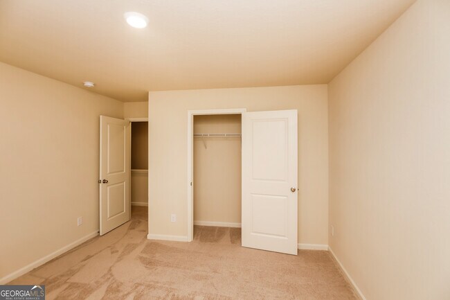 Building Photo - 320 Augusta Woods Dr
