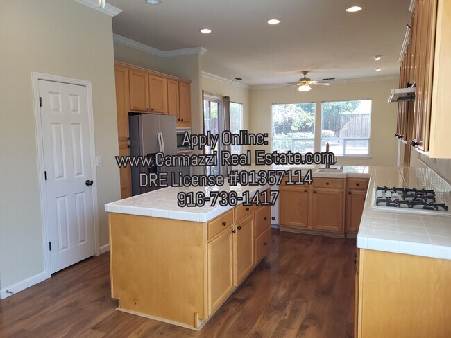 Building Photo - 1201 Souza Way