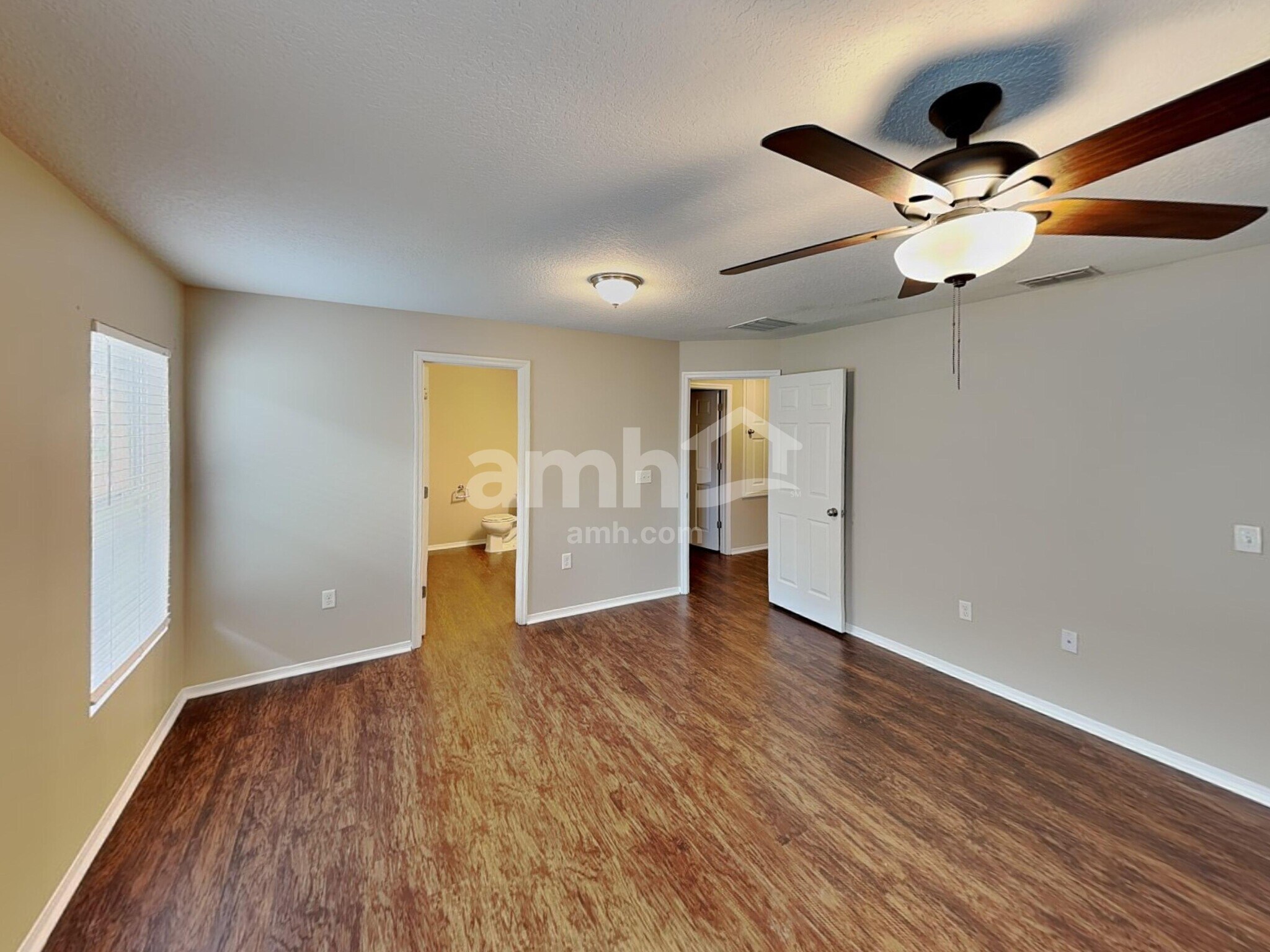 Building Photo - 7271 Wakeview Dr