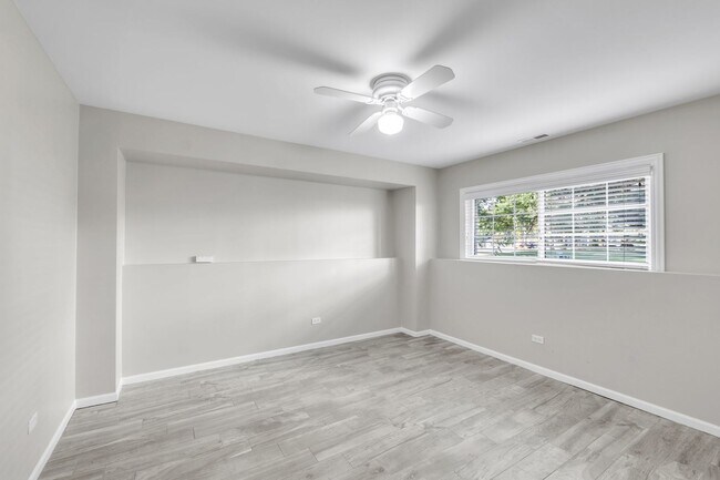 Building Photo - 18599 W Sterling Ct