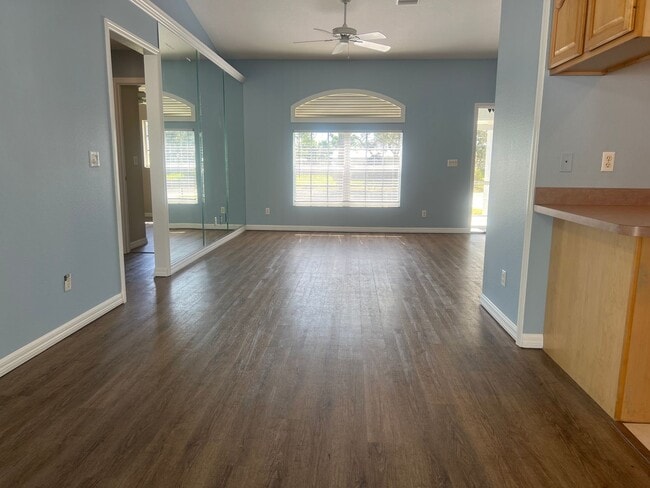 Building Photo - PENDING - 3BR/2BA Single Family Home