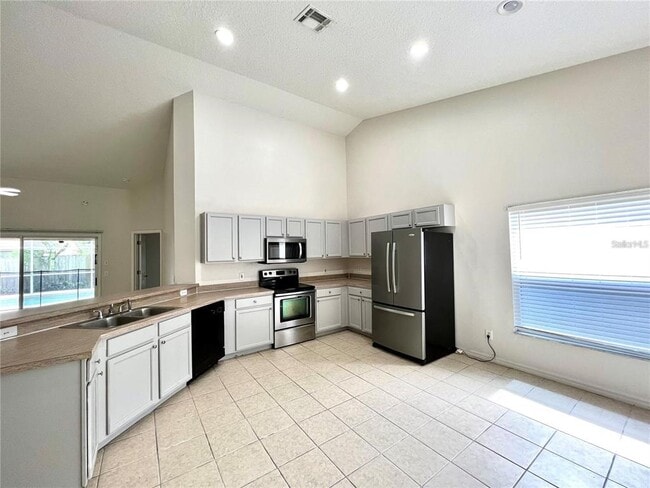 Building Photo - 1140 Cedarwood Way