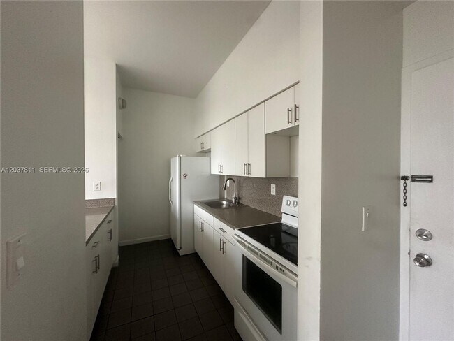 Building Photo - 7420 W 20th Ave